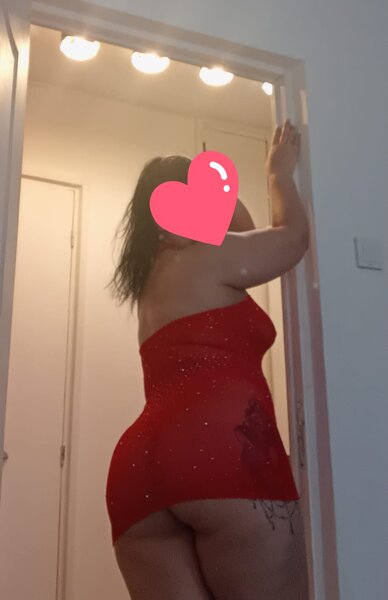 Bruneta cu forme si cu bun simt, masaj total